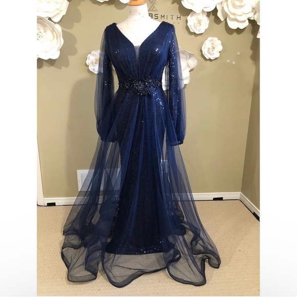 Navy V-neckline evening Dress - Picture 11 of 11